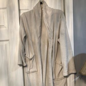 A white night wear Robe Soft  Comfortable